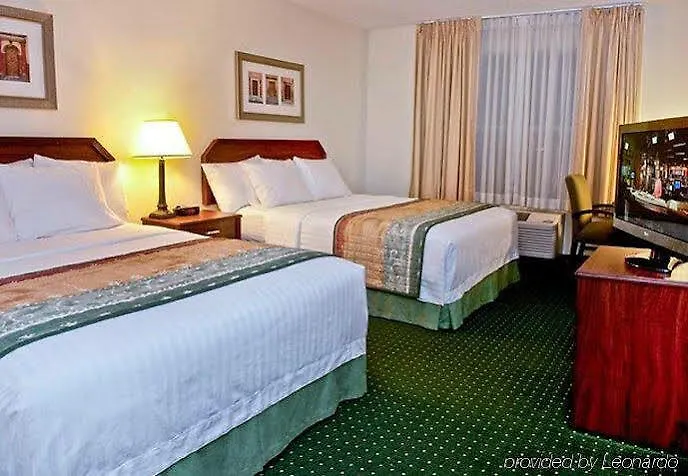 Отель Towneplace By Marriott Chicago 3*